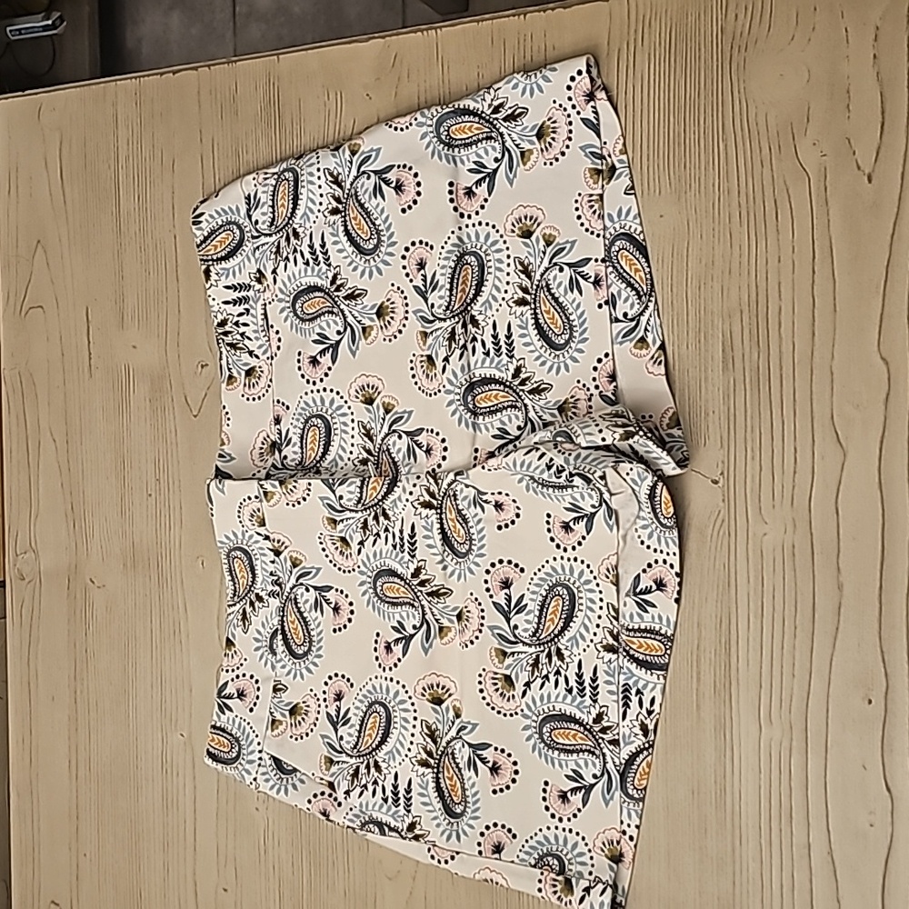 Loft size 14 printed short